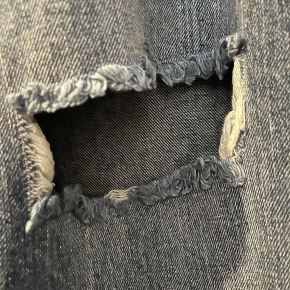 Distressed Jeans - Picture 2 of 7